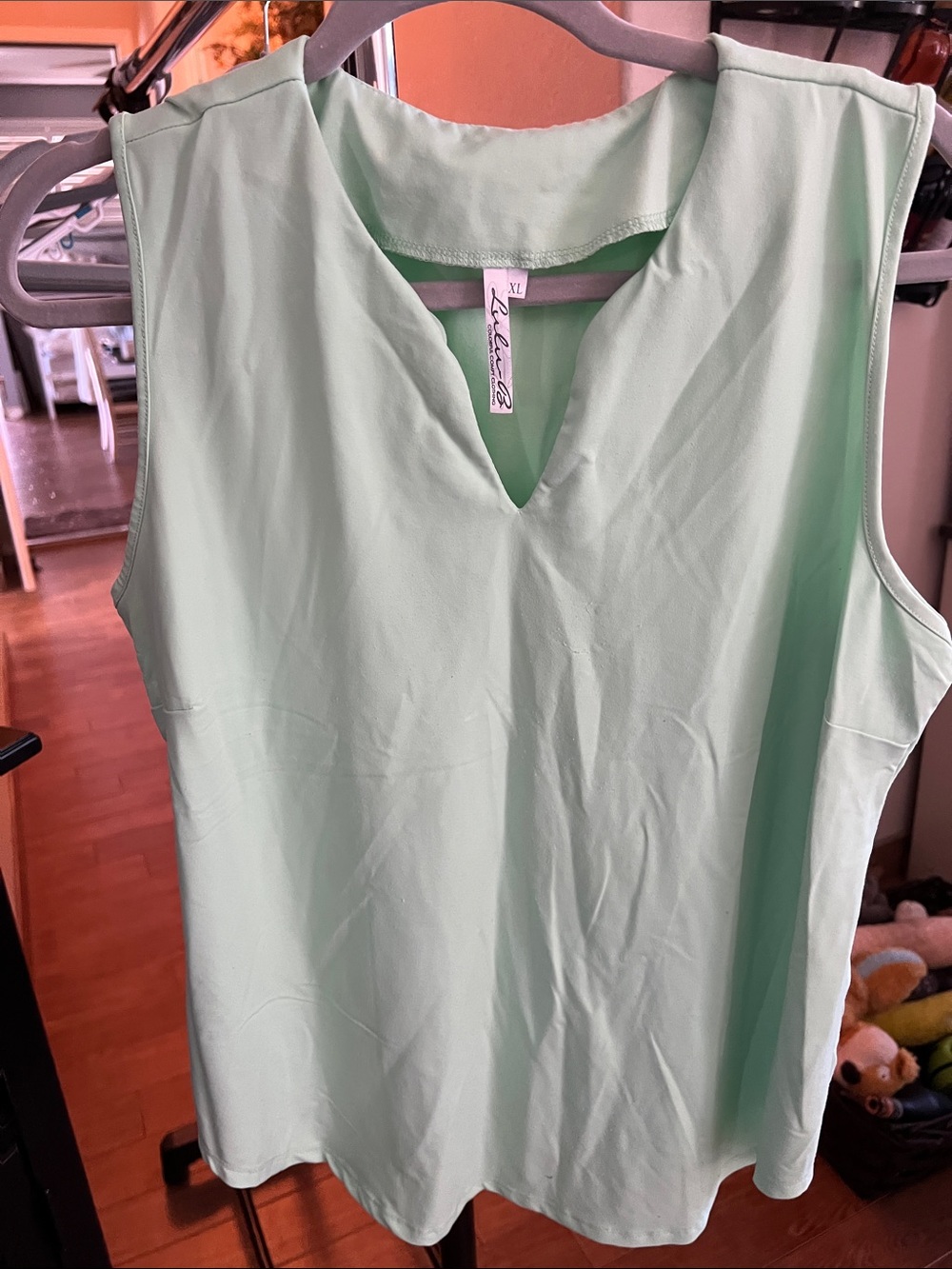 Lulu-B Mint Green V-Neck Sleeveless Top